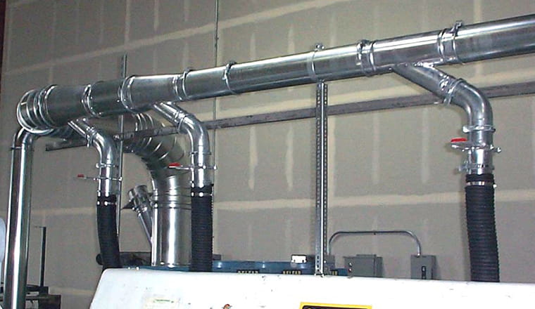 Conduit Nordfab dans le système d'extraction de poussière de plastique