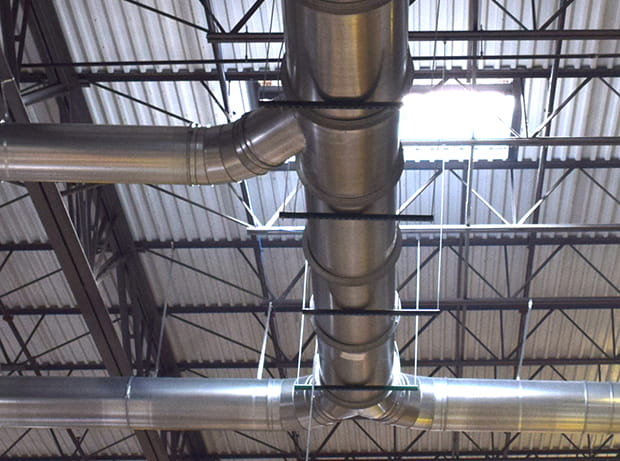 Nordfab Ducting dans une usine de produits en polymères